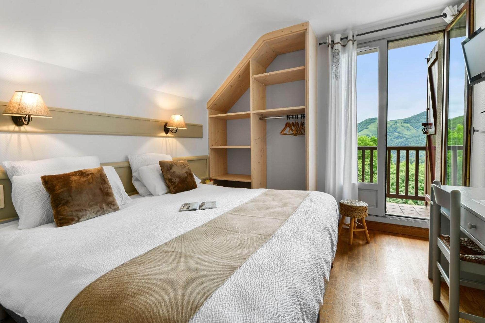 Logis Hotel Etchemaite Larrau Exteriér fotografie
