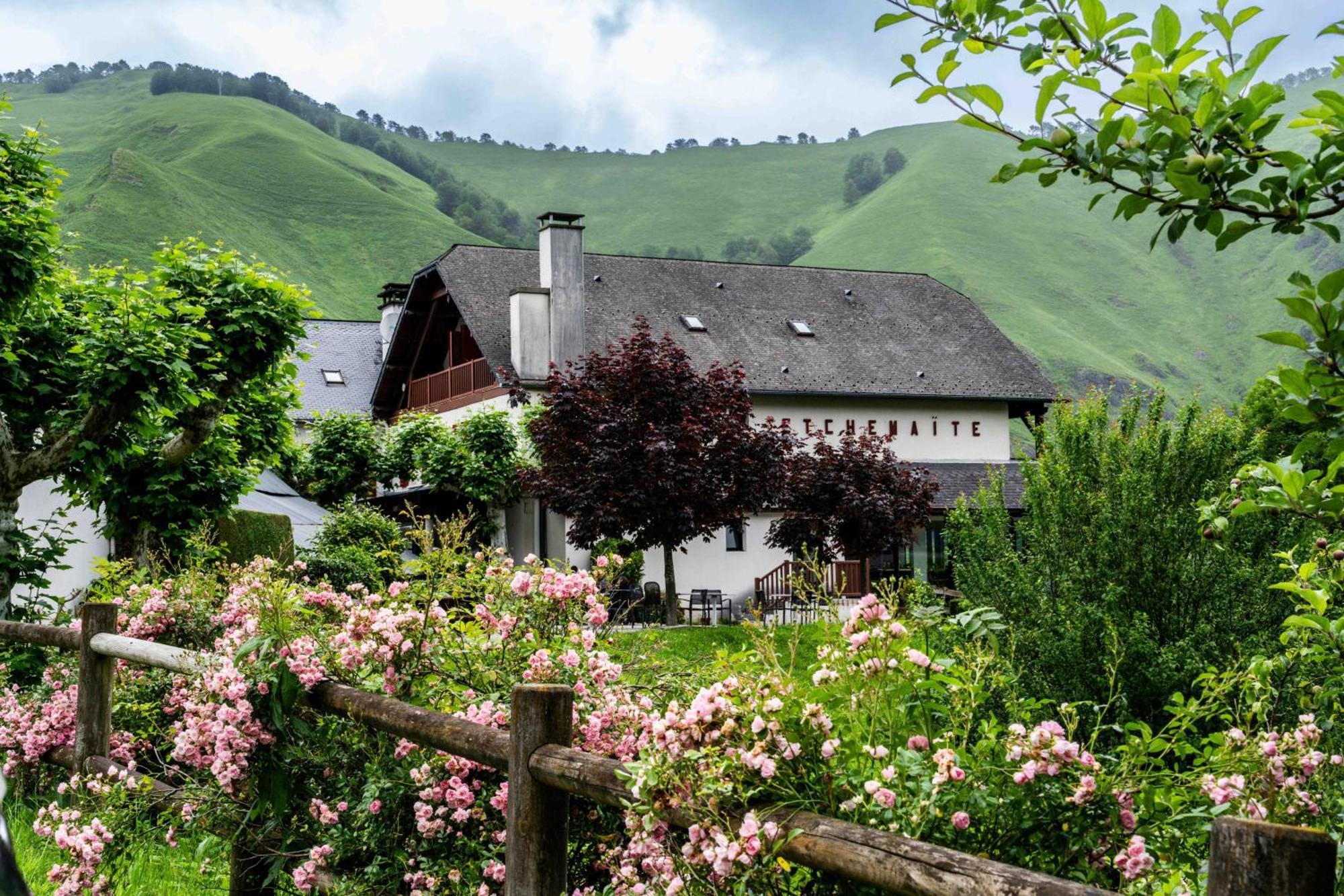 Logis Hotel Etchemaite Larrau Exteriér fotografie